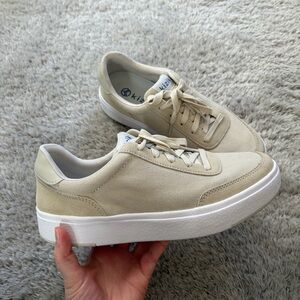 Kizik Prague Shoes Sneakers Unisex Men 7.5 Women 9 Bone Beige Lace-up Casual